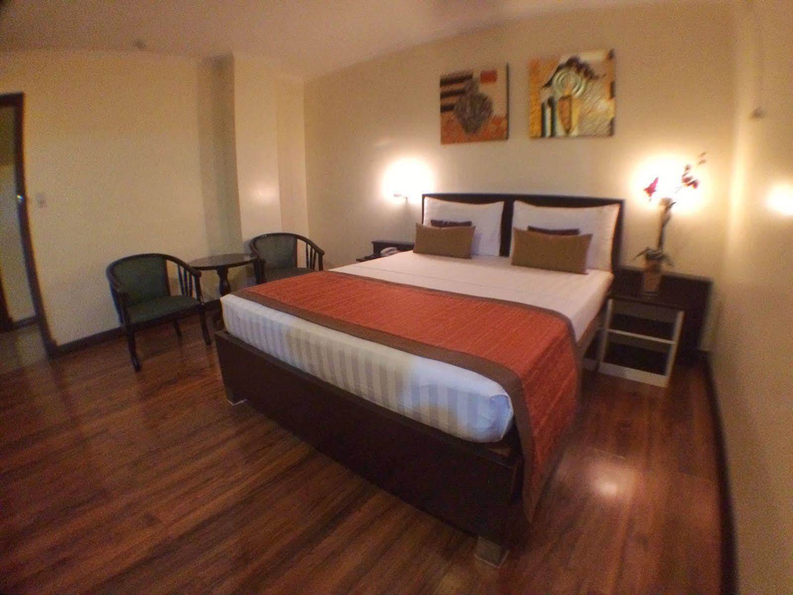 Subic Residencias Olóngapo Exterior foto