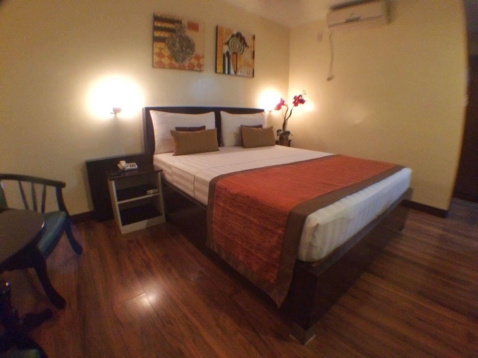 Subic Residencias Olóngapo Exterior foto